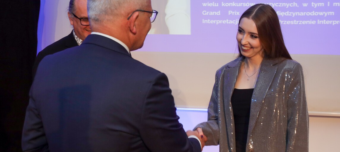 Absolwent Extra 2025 – laureaci lutego